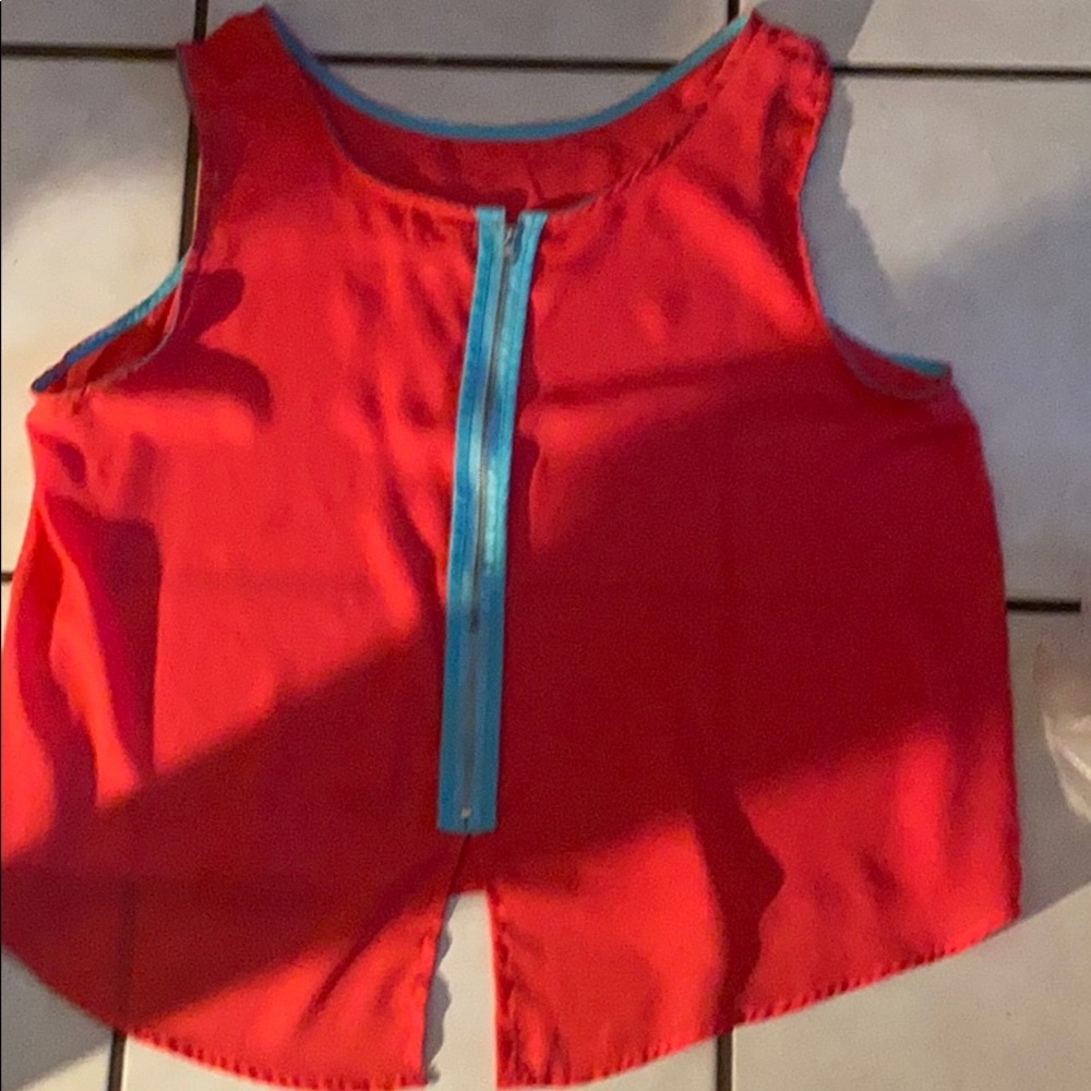 Two tone sleeveless blouse